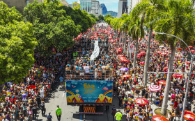 Megablocos d&atilde;o o charme no carnaval do Rio