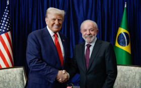 Sem ser submisso, Lula tenta manter proximidade com Trump
