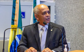 Projeto de lei quer afastar servidor com fun&ccedil;&atilde;o pol&iacute;tica