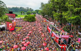 Carnaval deve atrair 4,7 milh&otilde;es de turistas e R$ 7,3 bilh&otilde;es ao Estado