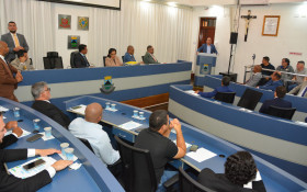 Cotia aprova projetos sobre sa&uacute;de, ambiente e apostas