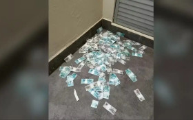 Dinheiro &eacute; jogado pela janela em SC durante opera&ccedil;&atilde;o da PF sobre Rioprevid&ecirc;ncia