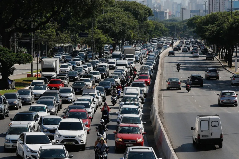 Frota paulistana ultrapassa 10 milh&otilde;es de ve&iacute;culos