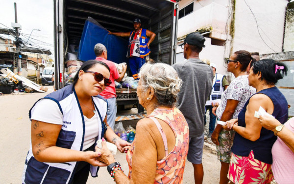 Nova Igua&ccedil;u segue com atendimento humanit&aacute;rio &agrave;s fam&iacute;lias afetadas pelas chuvas