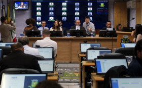 C&acirc;mara de Osasco aprova projetos e homenagens em sess&atilde;o