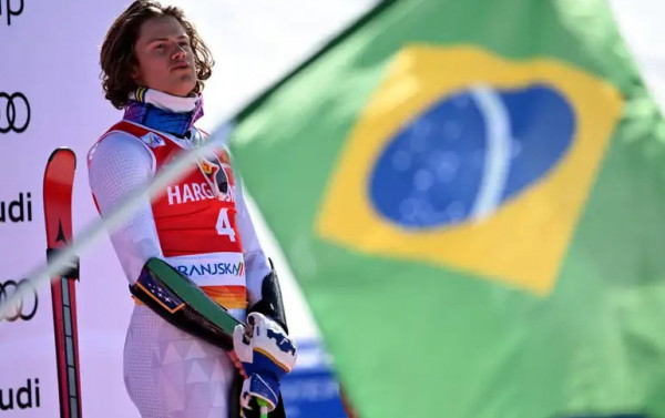 Ap&oacute;s o ouro ol&iacute;mpico, Lucas Pinheiro volta a ser campe&atilde;o na Eslov&ecirc;nia