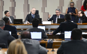 Semana no Congresso com destaque para CPIs e escala 6x1