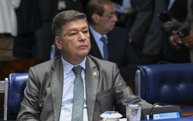 Viana quer Dino na CPMI para esclarecer sigilo de Lulinha