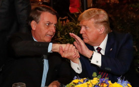 Trumpismo bate &agrave; porta de Bolsonaro
