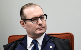 Toffoli cai em relatoria da CPI do Master, mas se declara suspeito