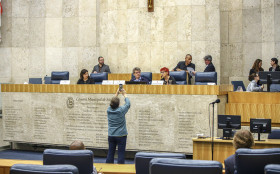 Comiss&atilde;o da C&acirc;mara aprova cria&ccedil;&atilde;o de subcomiss&atilde;o de cal&ccedil;adas