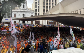 Mais de 5 mil eletricit&aacute;rios v&atilde;o &agrave;s ruas em SP contra fim da concess&atilde;o da Enel