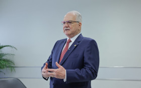 Fachin cobra explica&ccedil;&otilde;es de Moraes, Mendon&ccedil;a, Gonet e PF