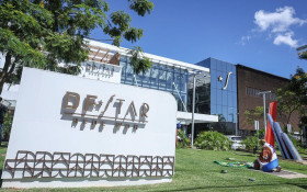 Bolsonaro tem melhora e sai da UTI