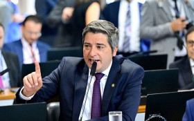 Fim da aposentadoria compuls&oacute;ria avan&ccedil;a no STF, mas trava no Senado