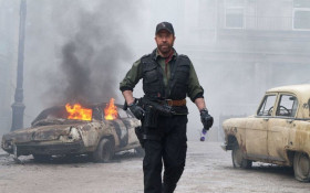 Chuck Norris golpeia a Eternidade