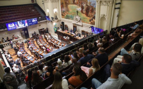 Audi&ecirc;ncia p&uacute;blica na C&acirc;mara debate falhas no combate ao feminic&iacute;dio