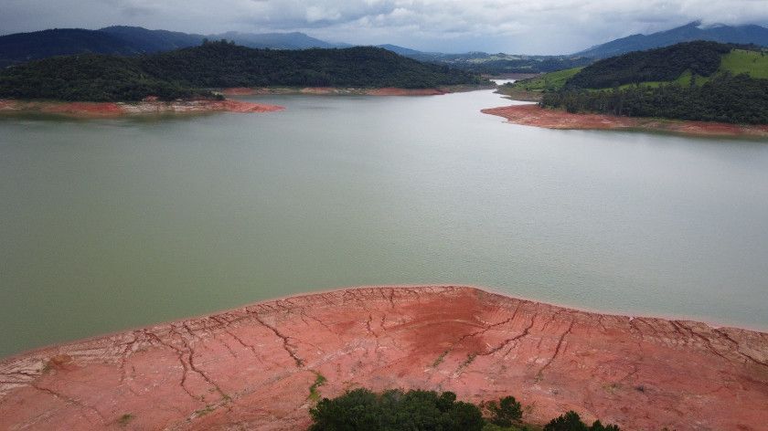 Gest&atilde;o de recursos desacelera baixa no Cantareira
