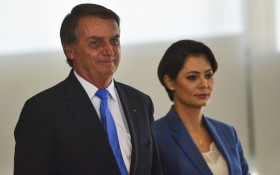 CORREIO POL&Iacute;TICO | Michelle &eacute; a &uacute;nica pol&iacute;tica com acesso direto a Bolsonaro