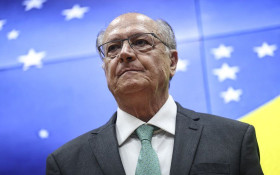 CORREIO POL&Iacute;TICO | Polariza&ccedil;&atilde;o limita alian&ccedil;as de Lula e de Fl&aacute;vio