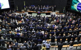 PL &eacute; o que mais cresce com janela partid&aacute;ria