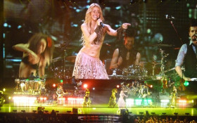 Shakira ter&aacute; o maior palco j&aacute; montado na praia de Copacabana 