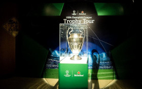 Ta&ccedil;a da Champions League inicia tour pelo Brasil no Rio de Janeiro