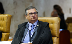 Dino aponta suspeita de venda de influ&ecirc;ncia por deputado no STF