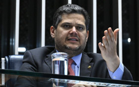 Alcolumbre j&aacute; aceita Messias