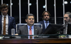 CORREIO BASTIDORES | Senado acende forno para queimar CPMI do Master