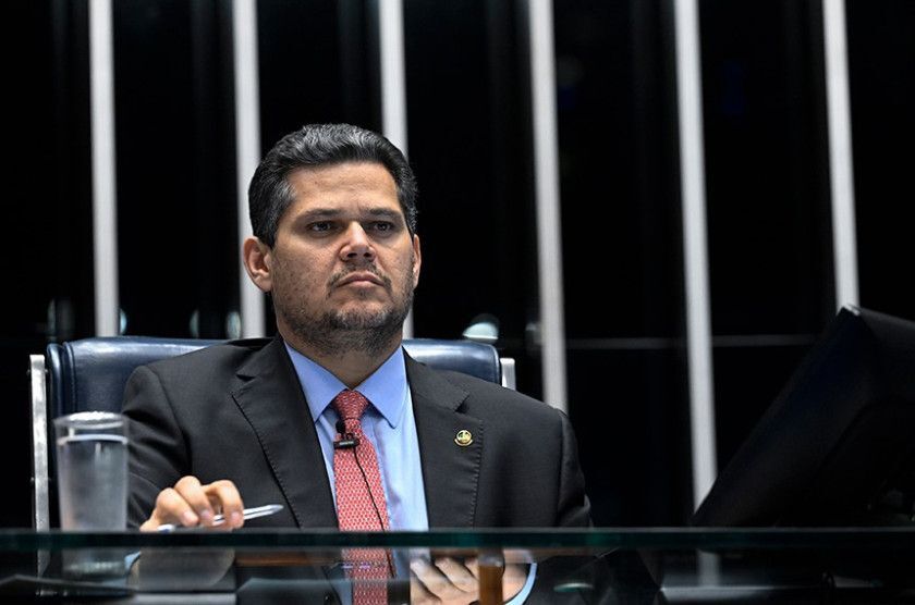 Alcolumbre promulga Lei da Dosimetria, motivo de crise com governo 