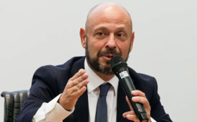 Lula demite presidente do INSS e troca comando ap&oacute;s press&atilde;o por fila de benef&iacute;cios