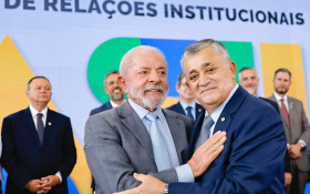 Centr&atilde;o vai em peso &agrave; posse de Jos&eacute; Guimar&atilde;es