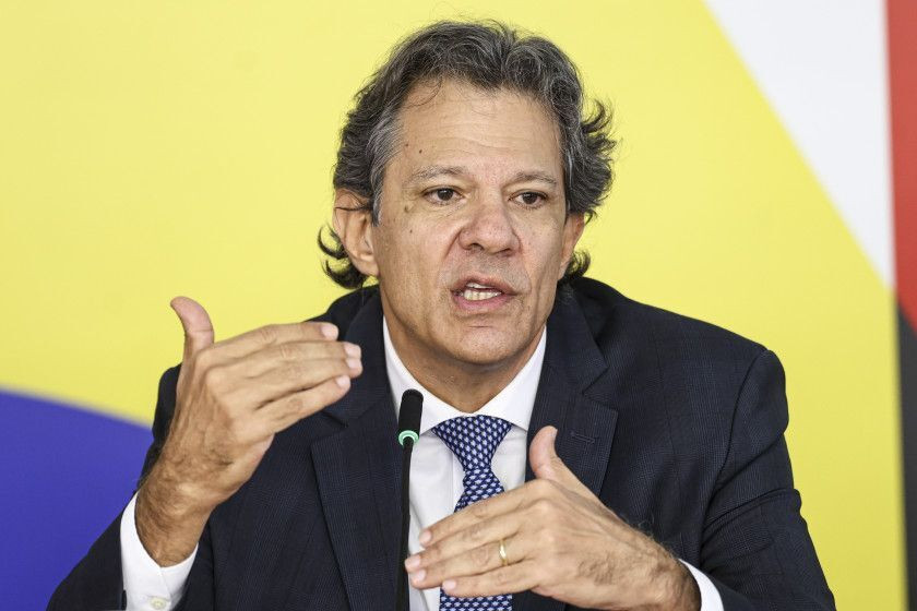 Haddad cobra Fl&aacute;vio sobre dinheiro de Vorcaro para Dark Horse