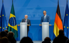 Na Europa, Lula firma acordos energ&eacute;ticos