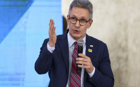 Inclus&atilde;o de Zema no inqu&eacute;rito das fake News abre nova crise pol&iacute;tica