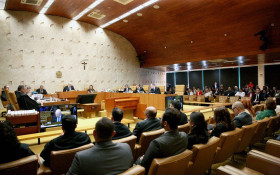 Fachin cancela sess&atilde;o do Plen&aacute;rio do STF ap&oacute;s decis&otilde;es conflitantes sobre comando da PF