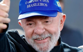 CORREIO POL&Iacute;TICO | Lula aposta no 'Trump, go home'. Problema &eacute; economia