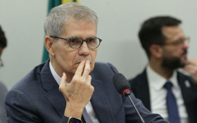 Coluna Magnavita | O tiro de canh&atilde;o e de despedida de Sid&ocirc;nio Palmeira na Secom: R$ 90 milh&otilde;es para a campanha do 6x1