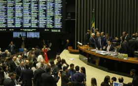 Curta com o feriado na sexta, semana ser&aacute; decisiva no Congresso