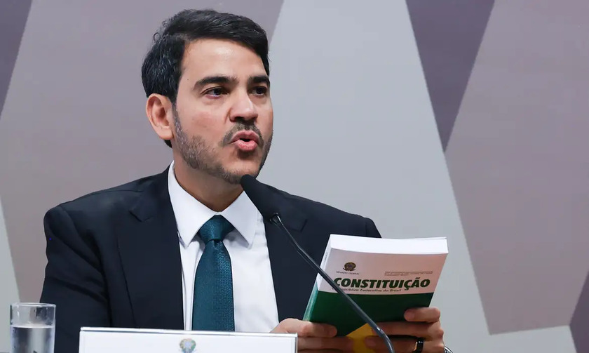 AGU vai recorrer de decis&atilde;o que afastou diretor‑geral da PF