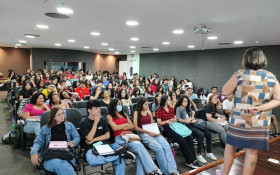 Biblioteca de Bras&iacute;lia oferece aul&otilde;es gratuitos para o vestibular 60+ da UnB