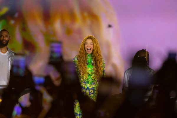 Com 2 milh&otilde;es de pessoas em Copacabana, show de Shakira impacta turismo e economia do Rio