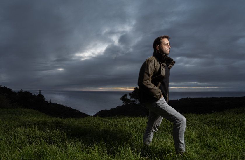 Cantor portugu&ecirc;s brilha na cena musical