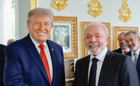 A m&atilde;o pesada de Washington
