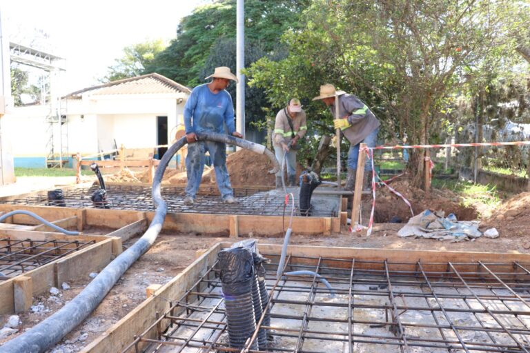 Em Jaguari&uacute;na, esta&ccedil;&atilde;o de capta&ccedil;&atilde;o do Rio Jaguari recebe melhorias