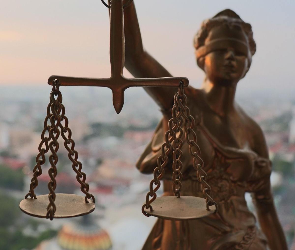 Coluna Magnavita | As institui&ccedil;&otilde;es precisam ser respeitadas