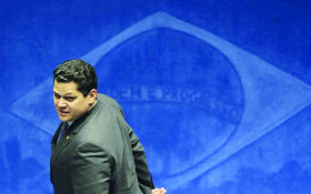 CORREIO BASTIDORES | Alcolumbre negocia elei&ccedil;&atilde;o do Estado do Rio com o STF