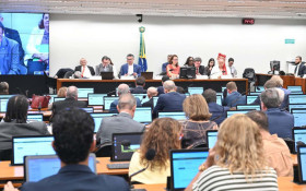 Semana no Congresso com foco em 6X1 e Terras Raras