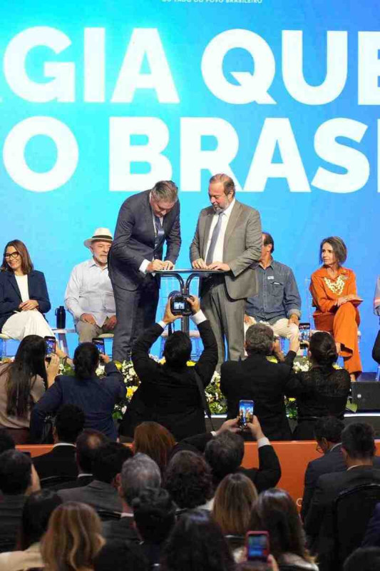 Renova&ccedil;&atilde;o da Light garante R$ 10 bi de investimentos para o Rio